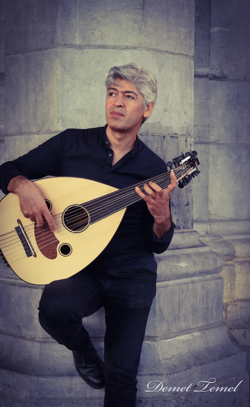 Mehmet Polat performing, photo by Demet Temel